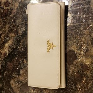 ❌SOLD ❌Prada long wallet